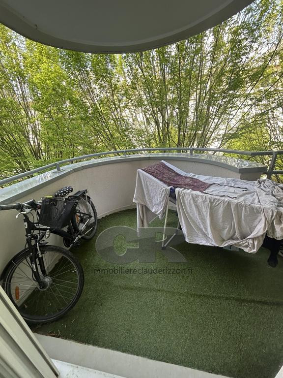 
                                                Location
                                                 A louer 1 piece avec parking