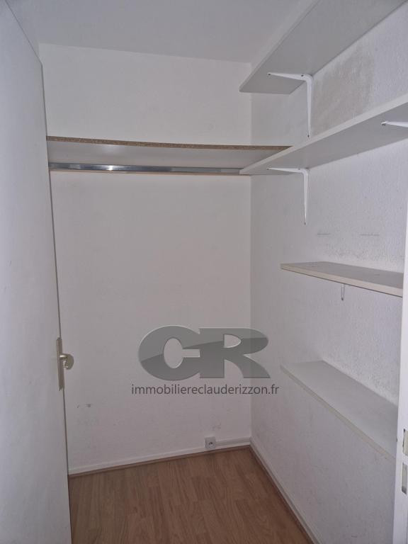 
                                                Location
                                                 A LOUER 2 PIECES AVEC PARKING