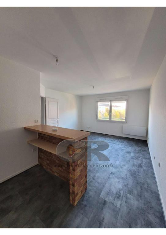 
                                                Location
                                                 a louer 2 pieces hopital central