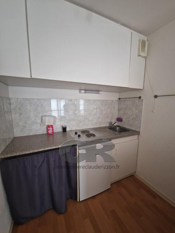 
                                                Location
                                                 A LOUER 2 PIECES HOPITAL CENTRAL