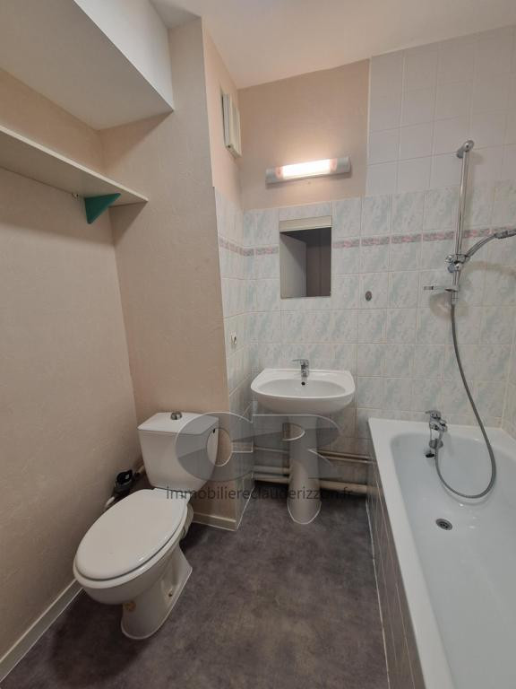 
                                                Location
                                                 A LOUER 2 PIECES HOPITAL CENTRAL