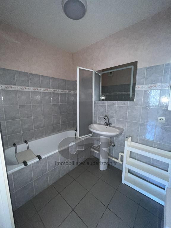 
                                                Location
                                                 A LOUER 3 PIECES