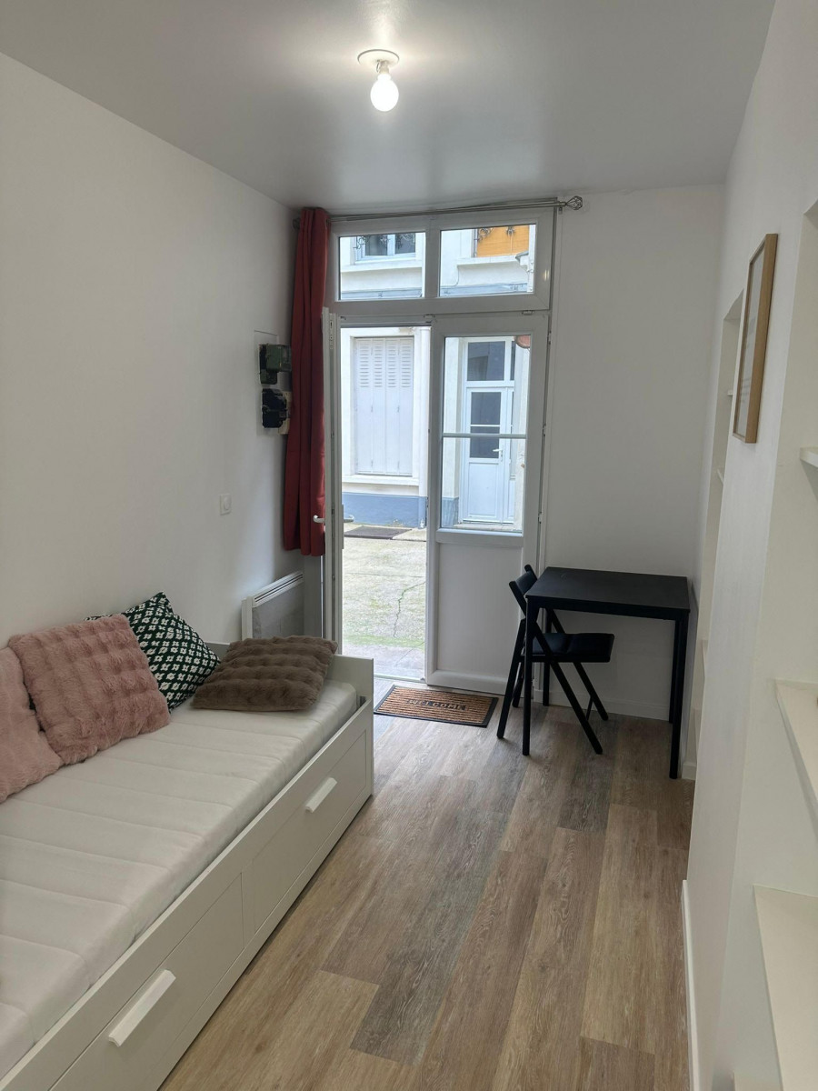 
                                                Location
                                                 À louer à Neuilly-sur-Seine, charmant appartement de 13m² (loyer tout inclus)