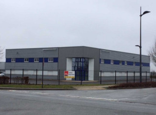 
                                                Location
                                                 À louer / À vendre – locaux industriels non divisibles de 1 561 m² à Saint-Quentin