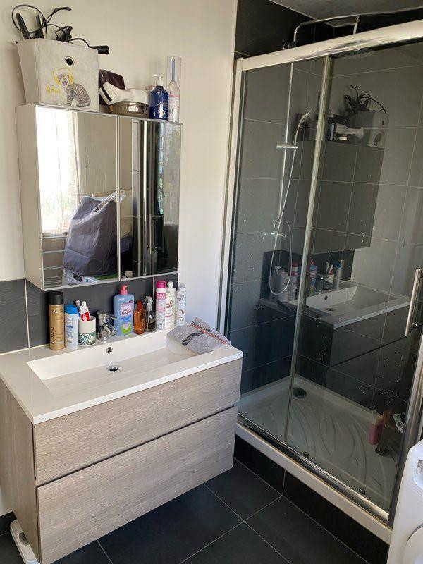 
                                                Location
                                                 A louer appartement 2 pieces / f2