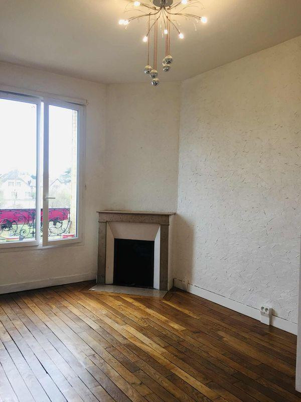 
                                                Location
                                                 A louer Appartement F2+ Comble aménagé