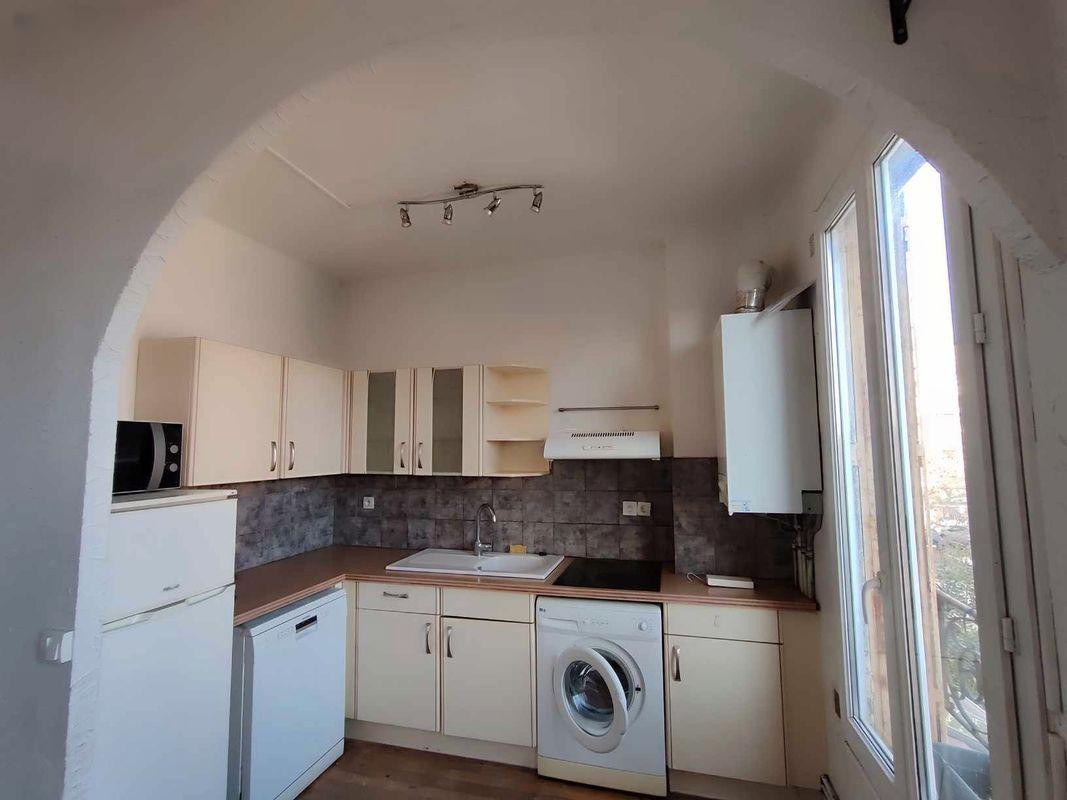 
                                                Location
                                                 A louer Appartement F2+ Comble aménagé