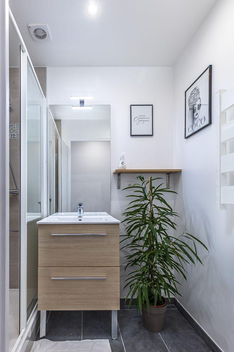 
                                                Location
                                                 À louer Appartement meublé 2 pièces Gentilly