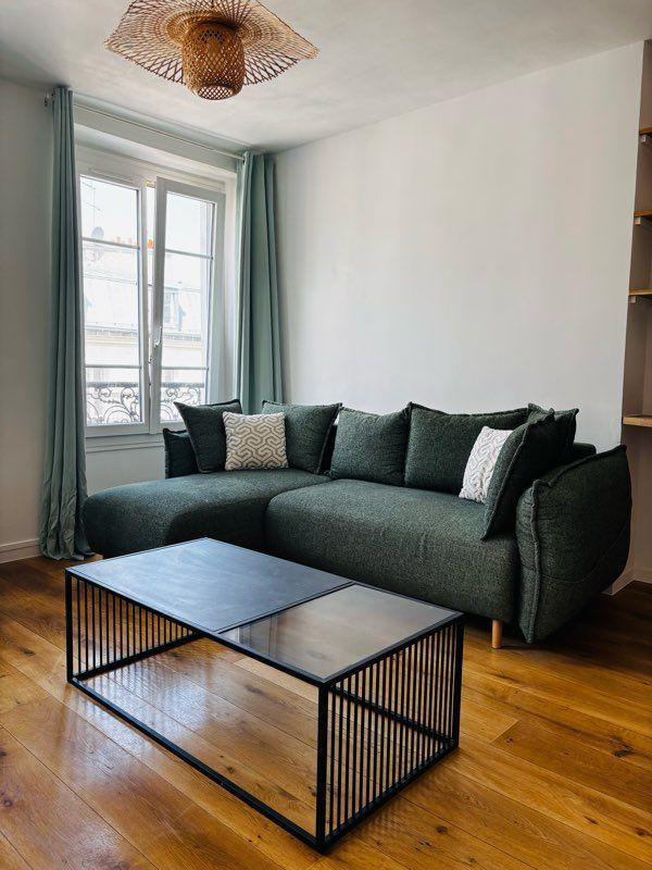 
                                                Location
                                                 À louer appartement meublé 42.5m2 Paris 18 Château