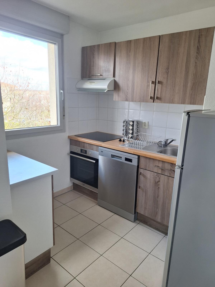 
                                                Location
                                                 A louer appartement T2 meublé