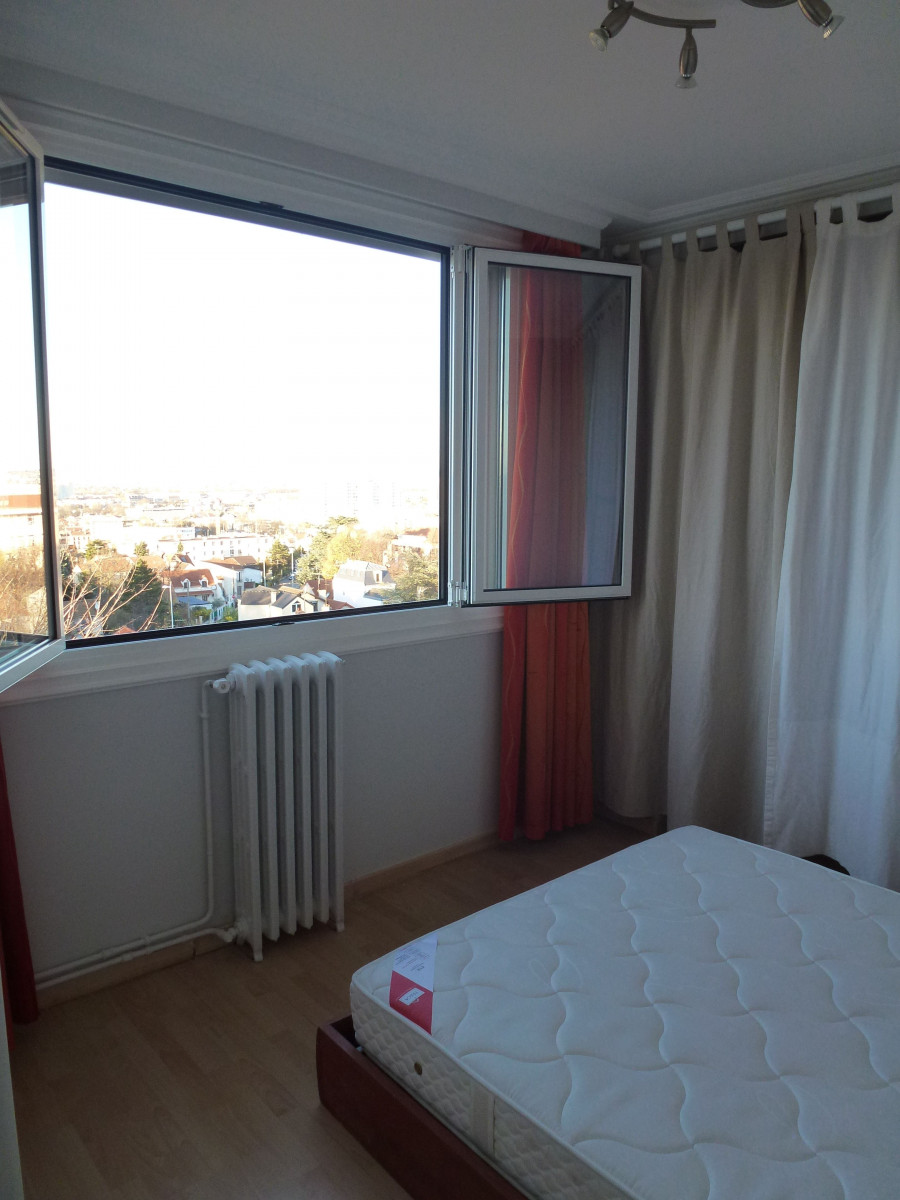 
                                                Location
                                                 A louer appartement T3 à Nanterre (loyer tout inclus)