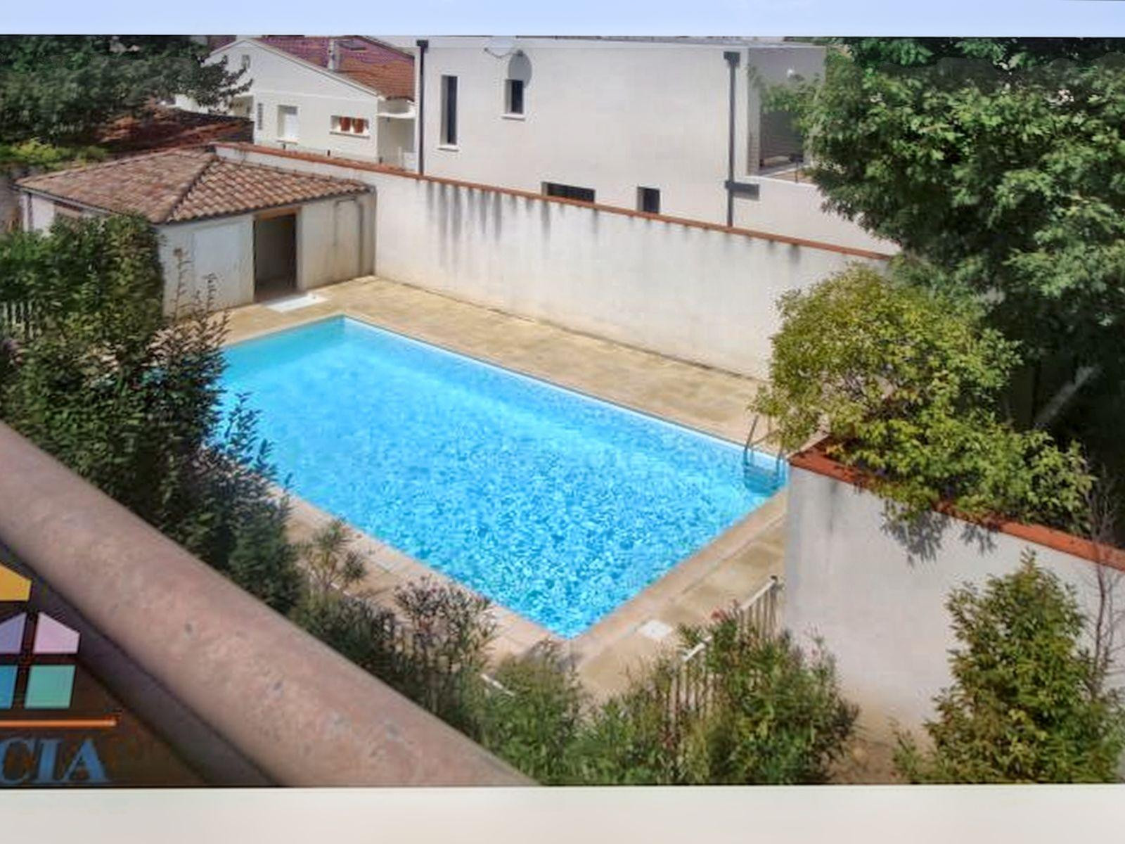 
                                                Location
                                                 A louer appartement T3 pièces + parking privé