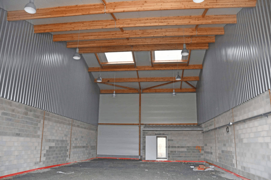 
                                                Location
                                                 À Louer - Atelier de 200 à 300 m² à Laboutarié à proximité de Castres (81)