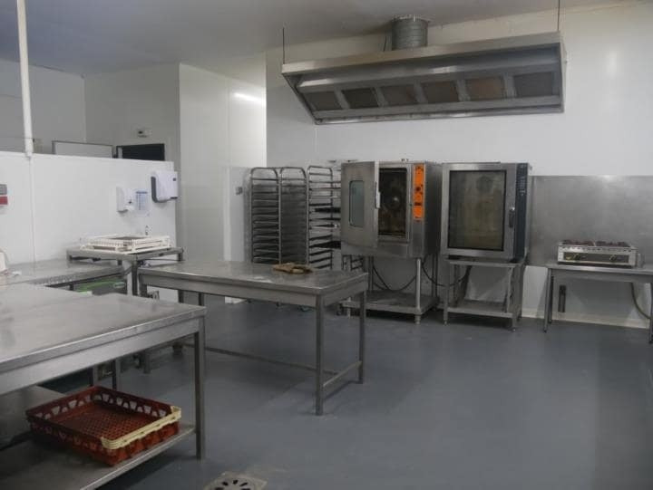 
                                                Location
                                                 À Louer – Bâtiment Agroalimentaire de 2 450 m² à L'Isle-sur-la-Sorgue –  Vaucluse (84)