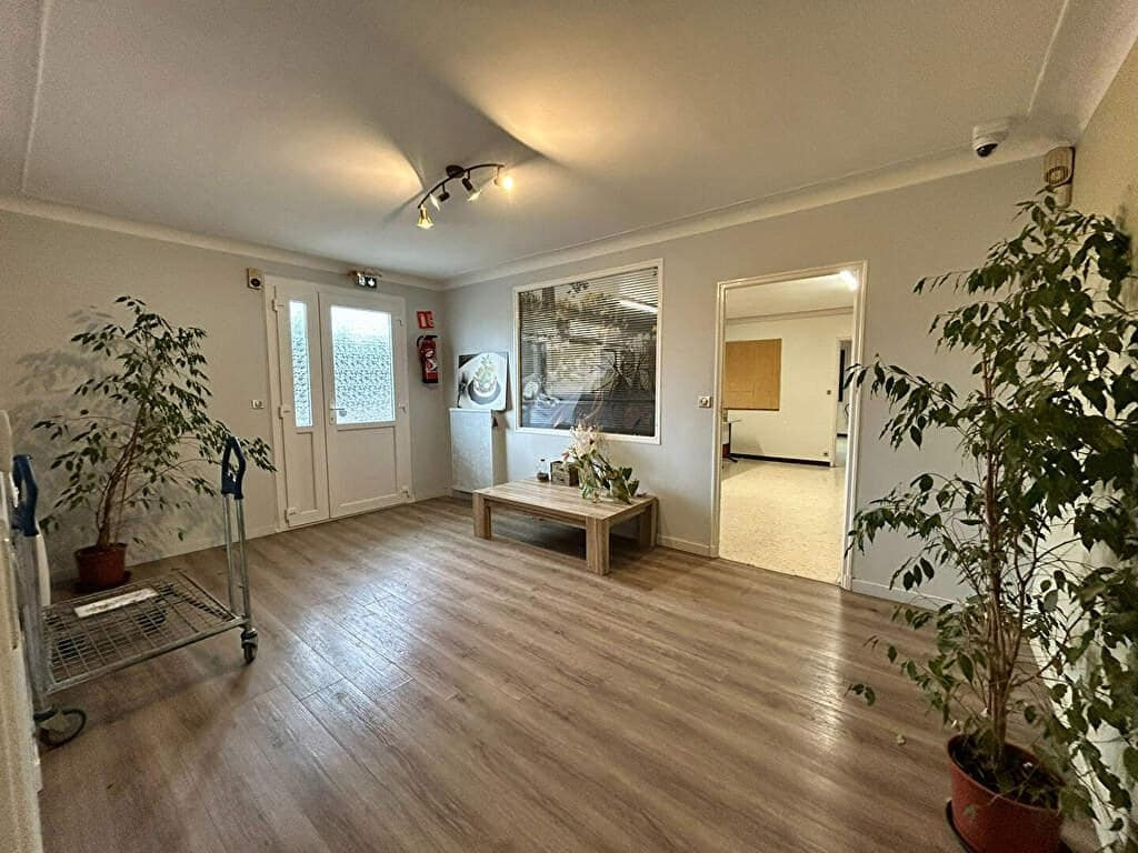 
                                                Location
                                                 À Louer – Bâtiment Agroalimentaire de 2 450 m² à L'Isle-sur-la-Sorgue –  Vaucluse (84)