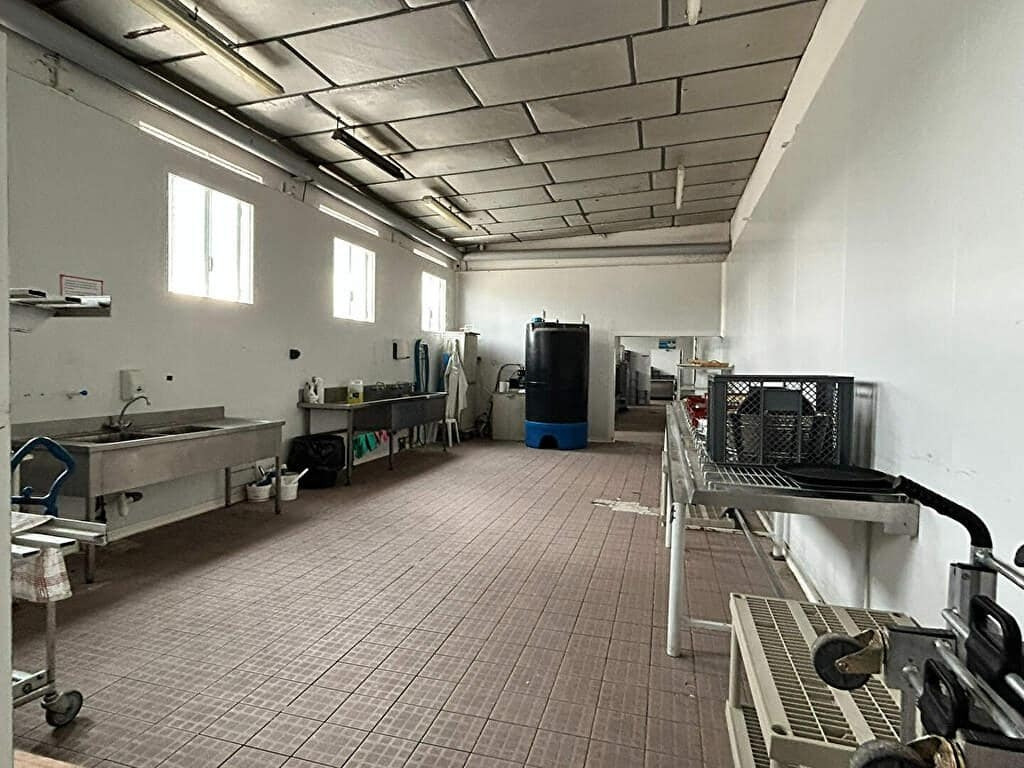 
                                                Location
                                                 À Louer – Bâtiment Agroalimentaire de 2 450 m² à L'Isle-sur-la-Sorgue –  Vaucluse (84)