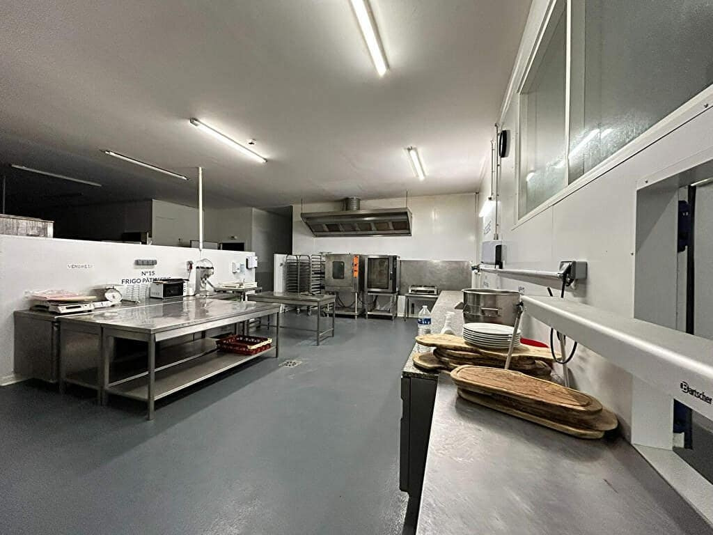 
                                                Location
                                                 À Louer – Bâtiment Agroalimentaire de 2 450 m² à L'Isle-sur-la-Sorgue –  Vaucluse (84)
