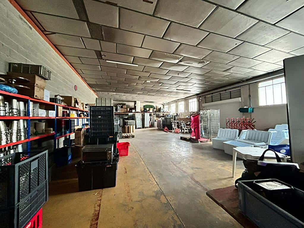 
                                                Location
                                                 À Louer – Bâtiment Agroalimentaire de 2 450 m² à L'Isle-sur-la-Sorgue –  Vaucluse (84)