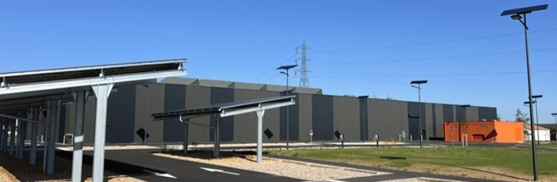 
                                                Location
                                                 À louer – Bâtiment industriel de 4 913 m² dans le parc d'activités des temps mordernes Futuroscope à