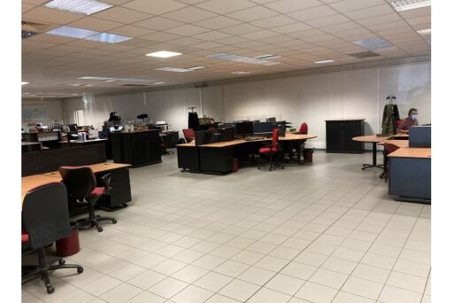 
                                                Location
                                                 À louer – Bâtiment Industriel de 6 248 m² à Diors – Indre (36)