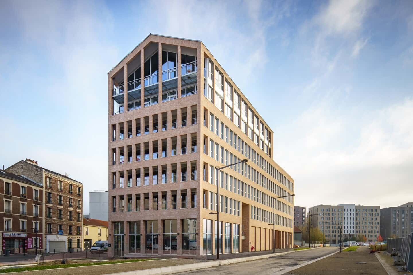 
                                                Location
                                                 À louer – Bâtiment Yuri – 1 341 m² de bureaux divisibles à Ivry-sur-Seine