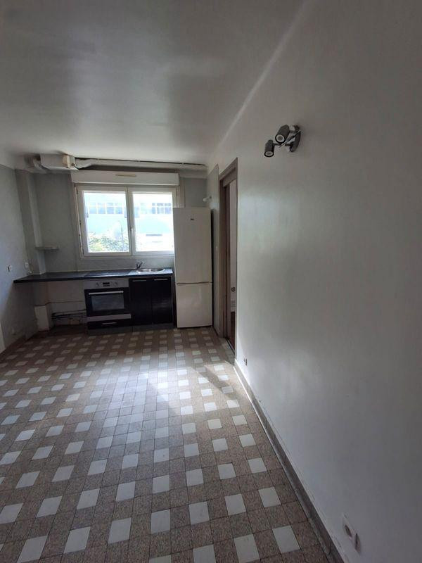 
                                                Location
                                                 📍 À louer – Beau T2 à Vitry-sur-Seine