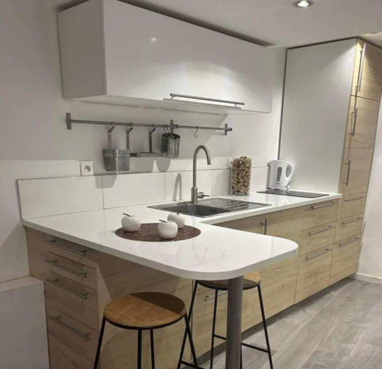 
                                                Location
                                                 A louer bel appartement à deux pas de la cathédral