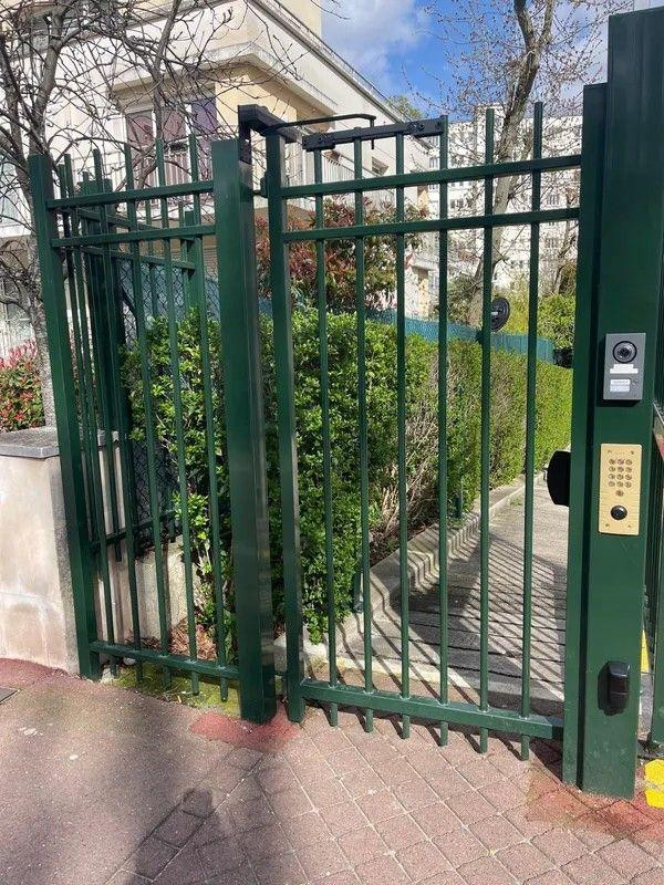 
                                                Colocation
                                                 À louer belle chambre meublée 10m² à Saint cloud