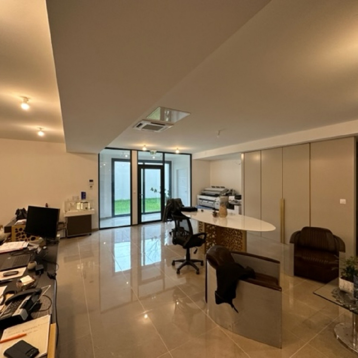 
                                                Location
                                                 À louer - Bureau de 105 m² à Chartres- Eure-et-Loir (28)