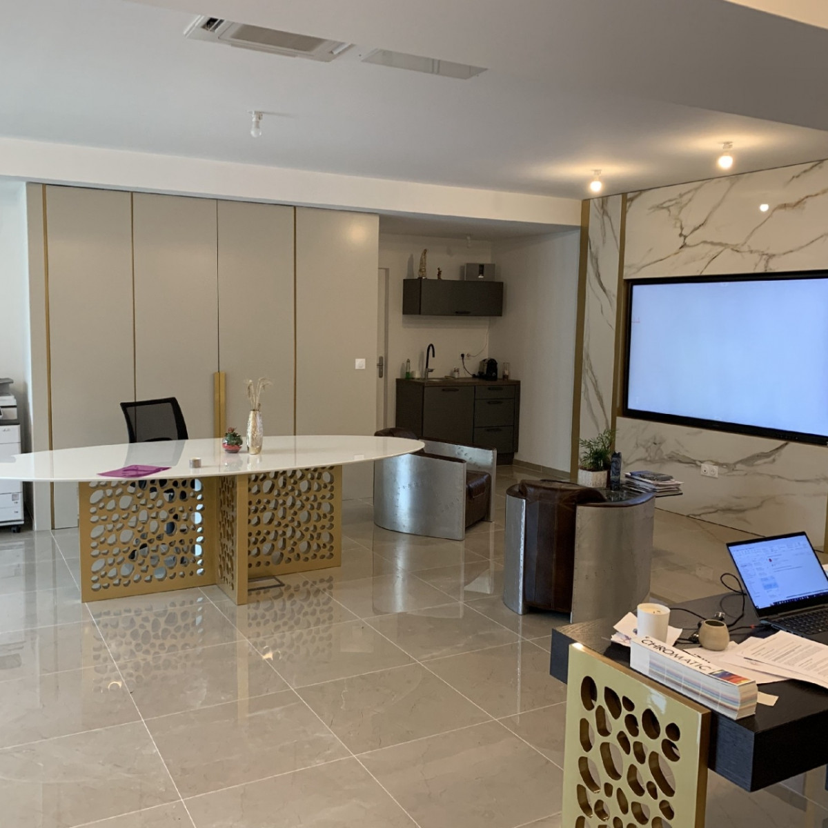 
                                                Location
                                                 À louer - Bureau de 105 m² à Chartres- Eure-et-Loir (28)