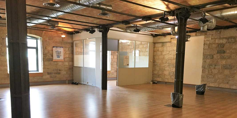 
                                                Location
                                                 À louer- Bureau de 2512 m² à Marseille (13)  - Les Docks / PACA