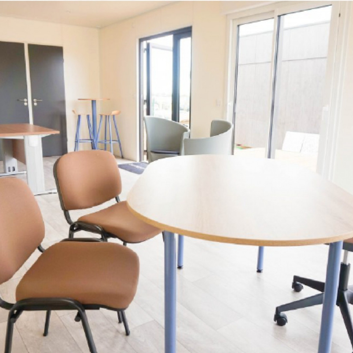 
                                                Location
                                                 À louer - Bureau de 60 m² à Gellainville- Eure-et-Loir (28)