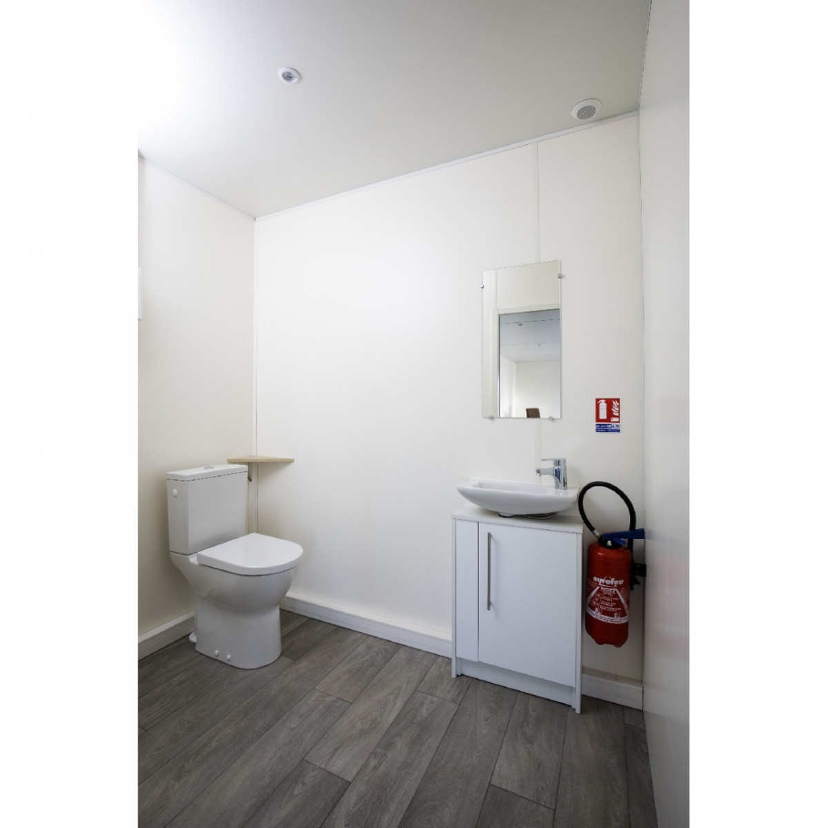 
                                                Location
                                                 À louer - Bureau de 60 m² à Gellainville- Eure-et-Loir (28)