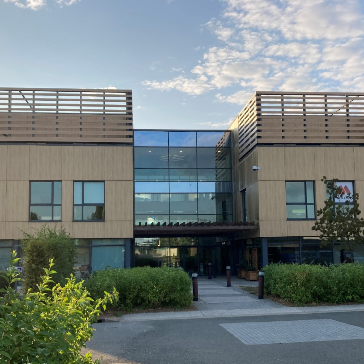 
                                                Location
                                                 À Louer - Bureau de 70 m² à Chartres- Eure-et-Loir (28)