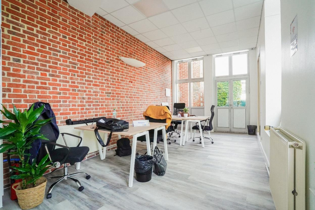 
                                                Location
                                                 À louer – Bureaux dans un espace de coworking de 650 m² à Arras - Pas-de-Calais (62)