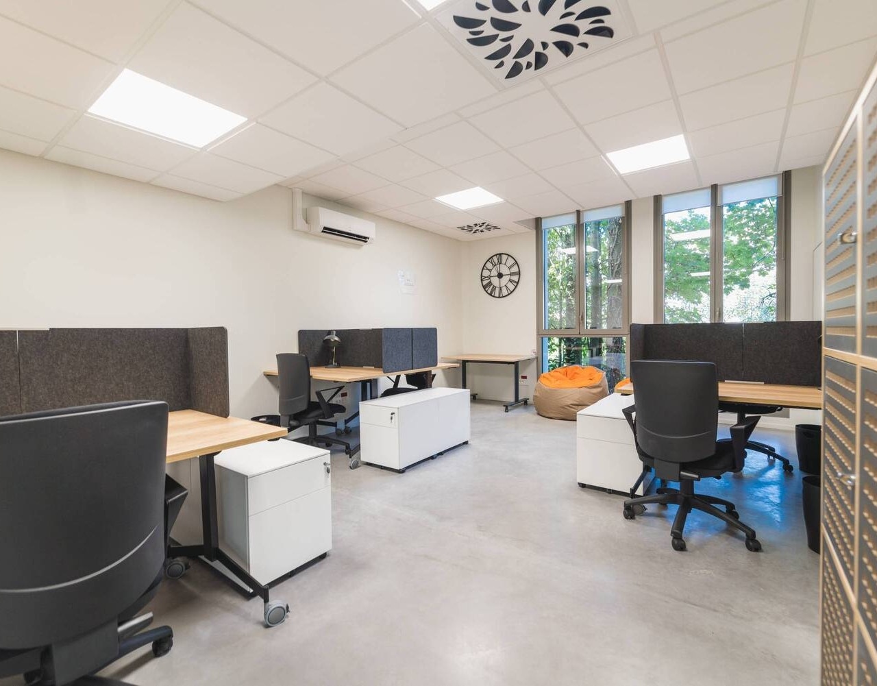 
                                                Location
                                                 À louer – Bureaux de 12 à 28 m² en hôtel d'entreprise dans le centre-ville de Poitiers – Vienne (86)