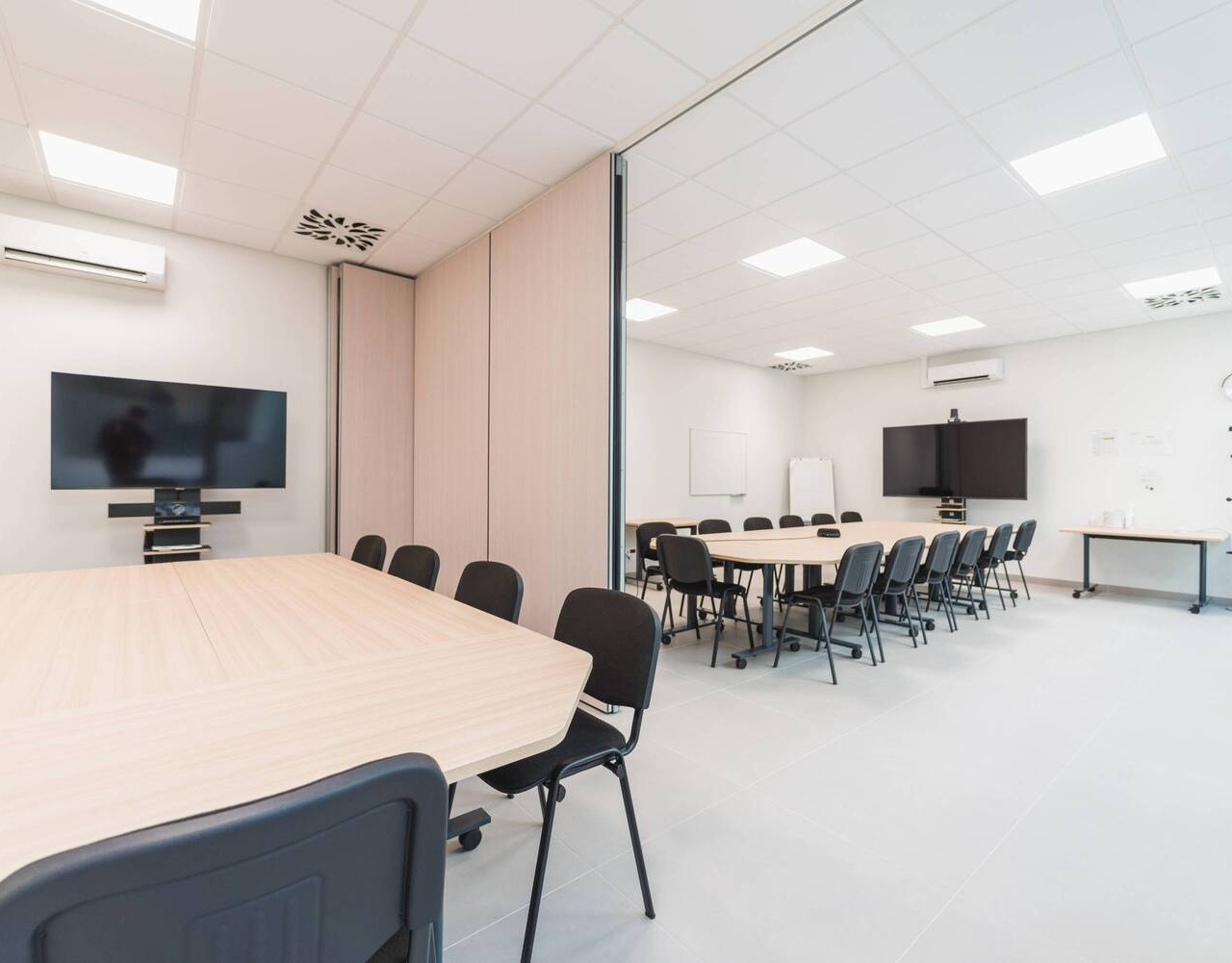 
                                                Location
                                                 À louer – Bureaux de 12 à 28 m² en hôtel d'entreprise dans le centre-ville de Poitiers – Vienne (86)