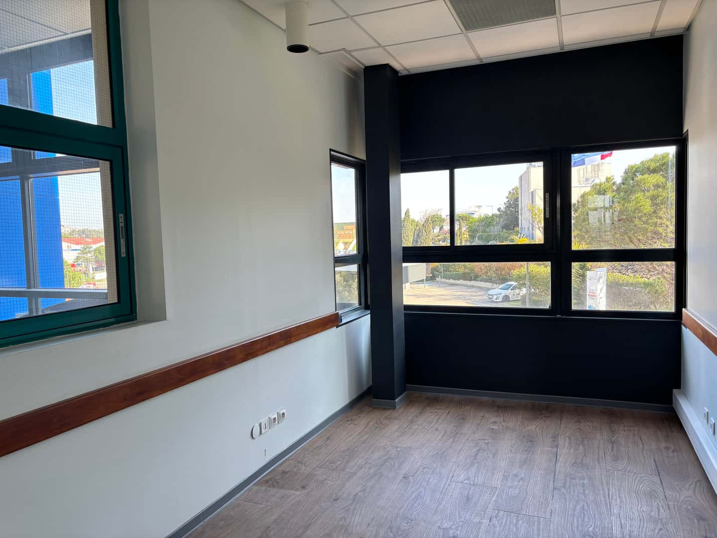 
                                                Location
                                                 À louer – Bureaux de 12 à 31 m² à Narbonne – Aude (11)