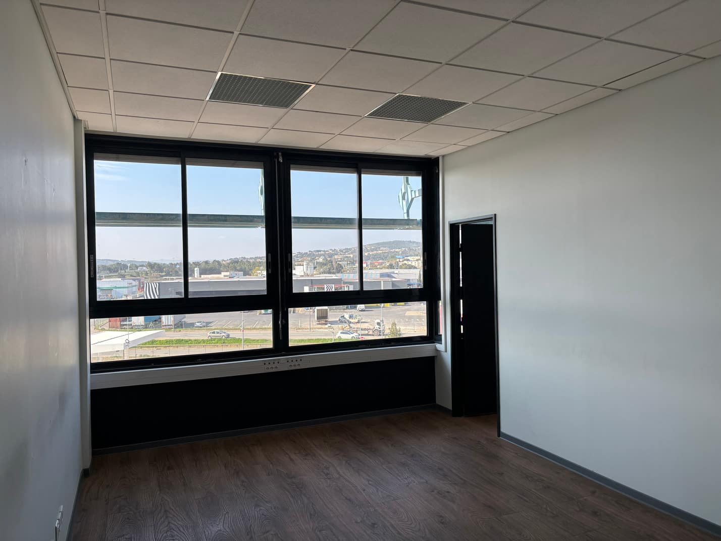 
                                                Location
                                                 À louer – Bureaux de 12 à 31 m² à Narbonne – Aude (11)