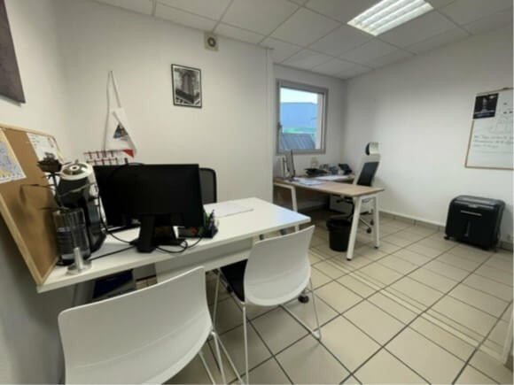 
                                                Location
                                                 À louer – Bureaux de 250 m² à Gonfreville-l'Orcher – Seine-Maritime (76)