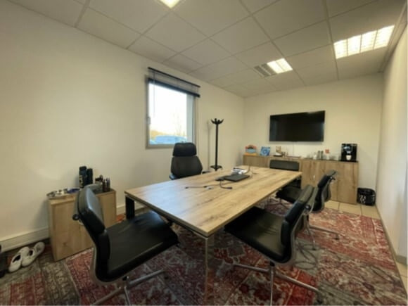
                                                Location
                                                 À louer – Bureaux de 250 m² à Gonfreville-l'Orcher – Seine-Maritime (76)
