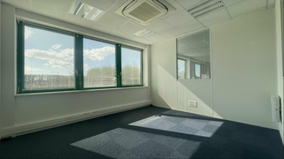 
                                                Location
                                                 À louer – Bureaux de 265 m² à Harfleur – Seine-Maritime (76)
