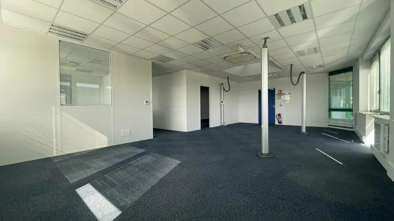 
                                                Location
                                                 À louer – Bureaux de 265 m² à Harfleur – Seine-Maritime (76)