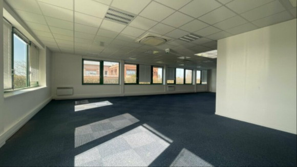 
                                                Location
                                                 À louer – Bureaux de 265 m² à Harfleur – Seine-Maritime (76)