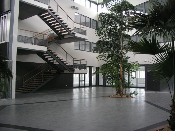 
                                                Location
                                                 À louer – Bureaux de 349 m² à Isneauville – Seine-Maritime (76)