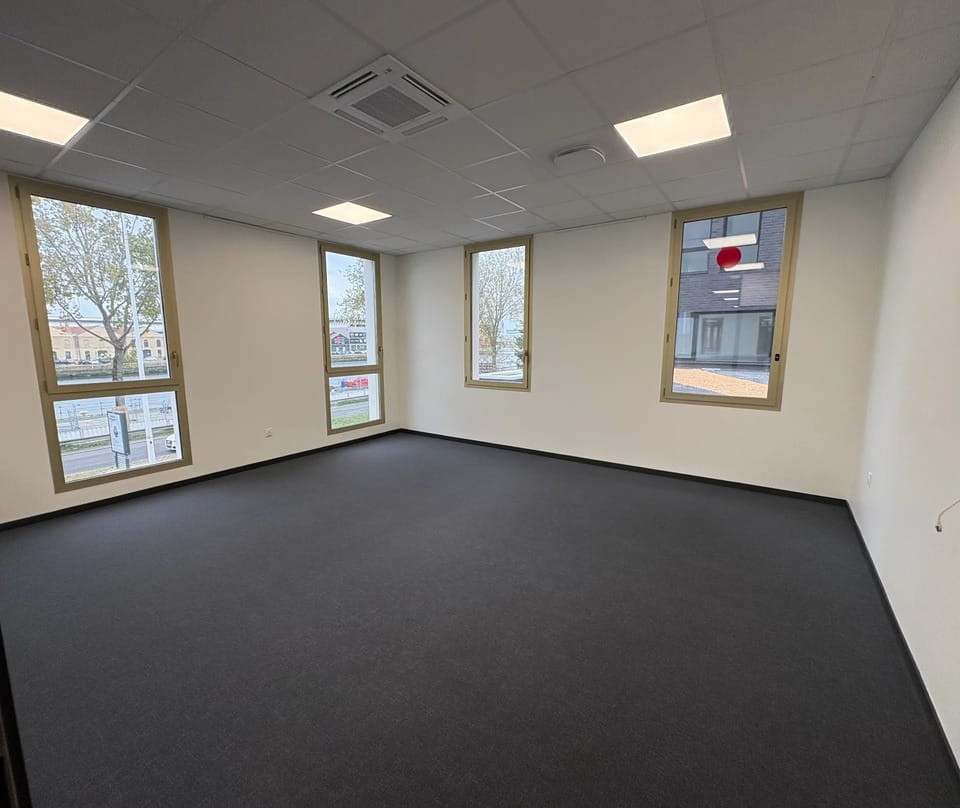 
                                                Location
                                                 À louer – Bureaux de 473 m² au Havre – Seine-Maritime (76)