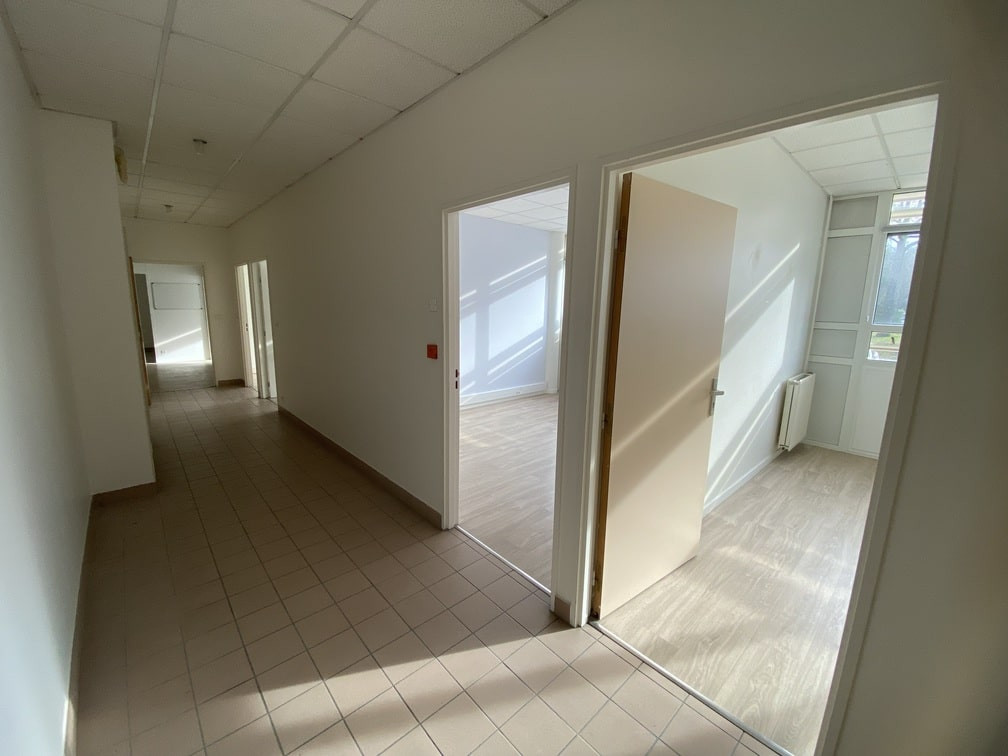 
                                                Location
                                                 À louer – Bureaux de 49 à 125 m² en hôtel d'entreprises à Nantes – Pays de la Loire (44)