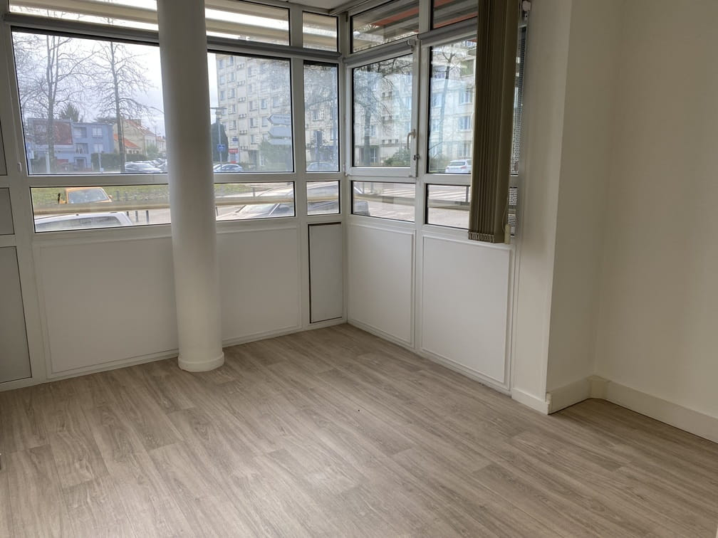 
                                                Location
                                                 À louer – Bureaux de 49 à 125 m² en hôtel d'entreprises à Nantes – Pays de la Loire (44)