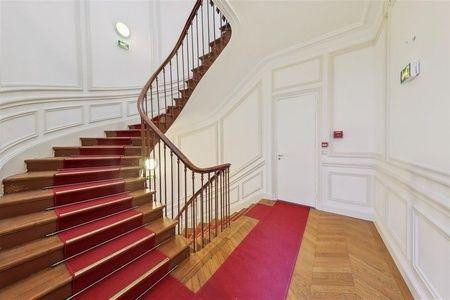 
                                                Location
                                                 À louer – Bureaux de 528 m² à Clichy – Hauts-de-Seine (92)