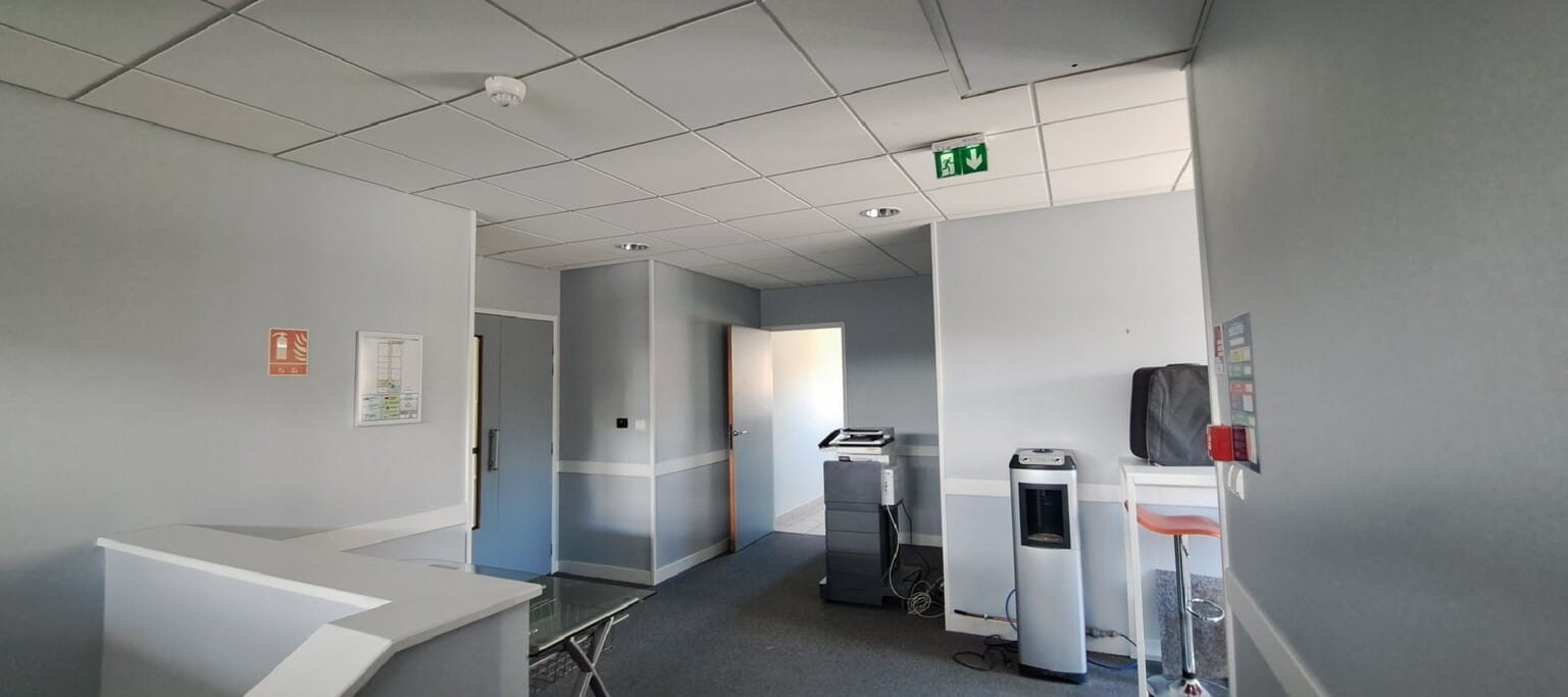 
                                                Location
                                                 À louer – Bureaux de 540 m² divisibles à partir de 30 m² à Vasselay – Cher (18)
